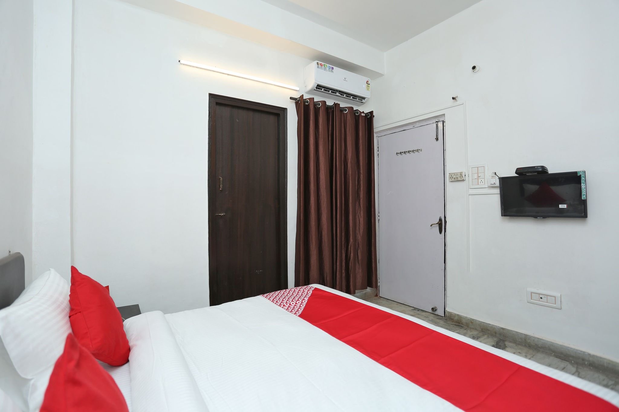 Hotel O by OYO Raghav Hotel Classic 9