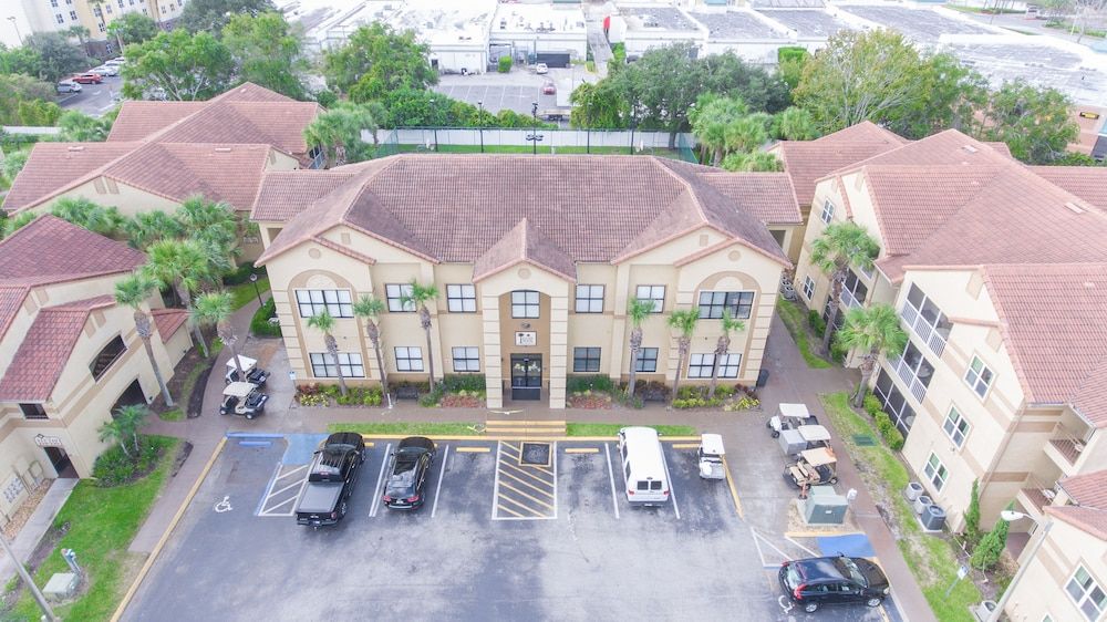 undefined Blue Tree Resort at Lake Buena Vista 7