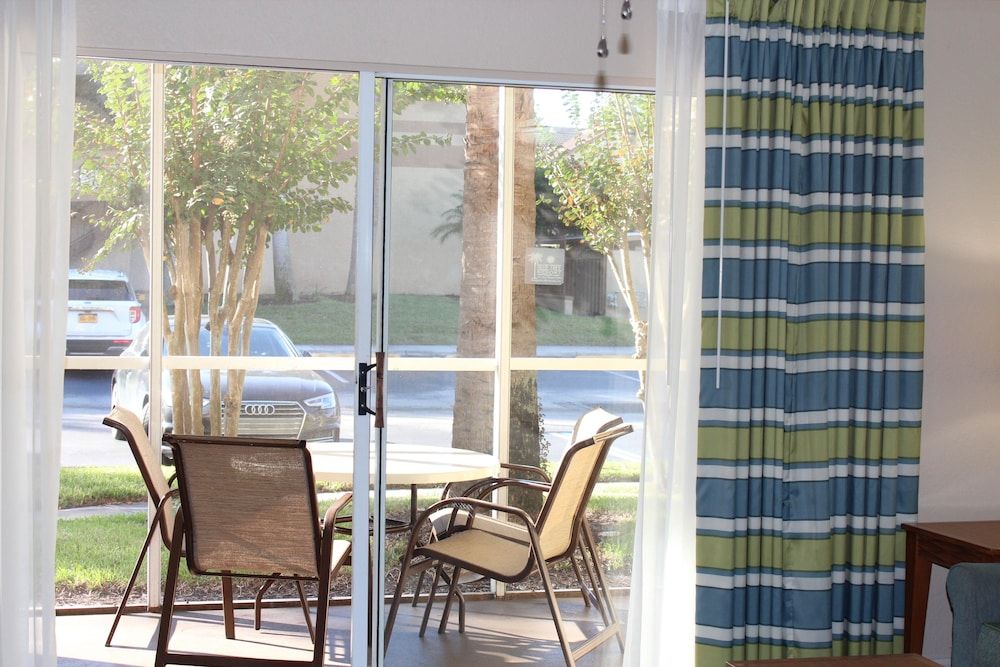 undefined Blue Tree Resort at Lake Buena Vista 3