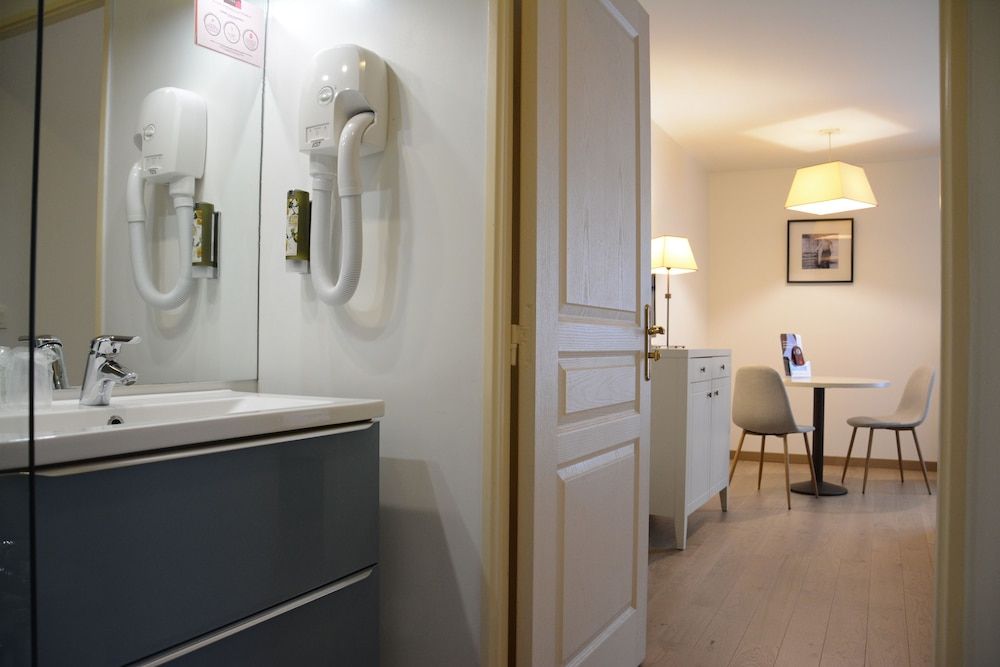 Cerise Chatou Comfort Studio 8