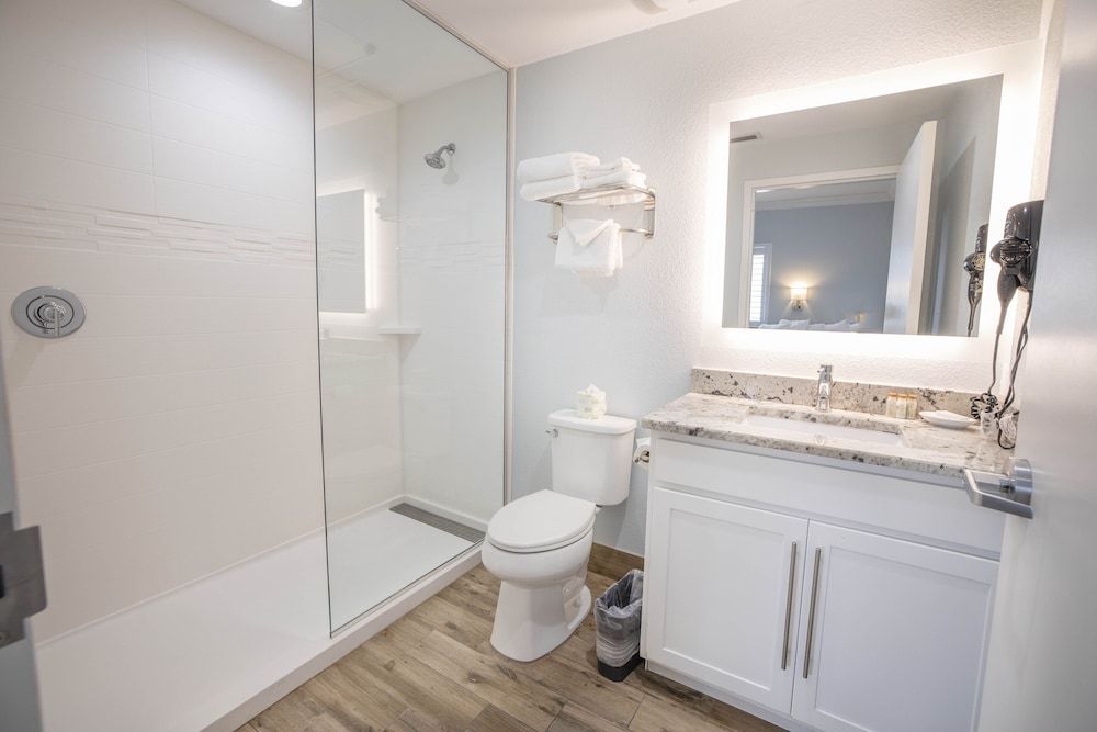 Hotel Sol Suite, 2 Double Beds (located across the street) 2