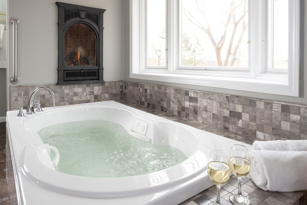 Hermann Hill Patio Level 2 bedroom suite 4