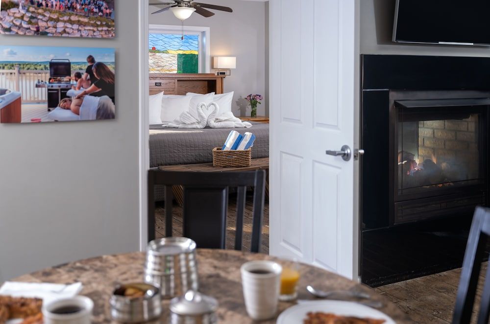 Hermann Hill Patio Level 2 bedroom suite 5