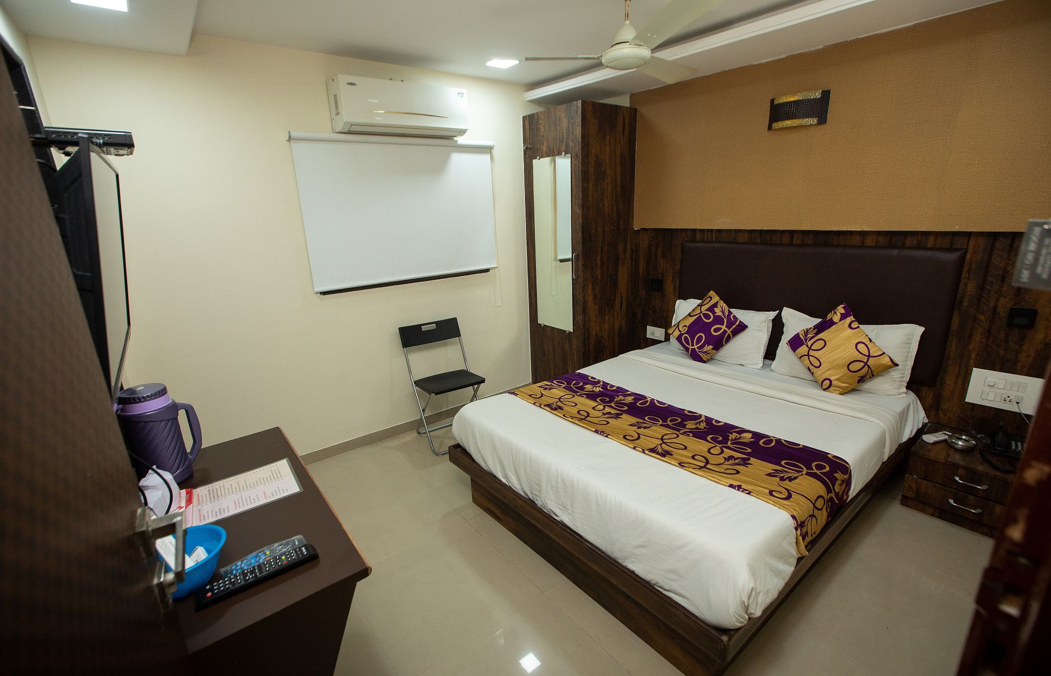 Hotel J D Residency Super Deluxe 18