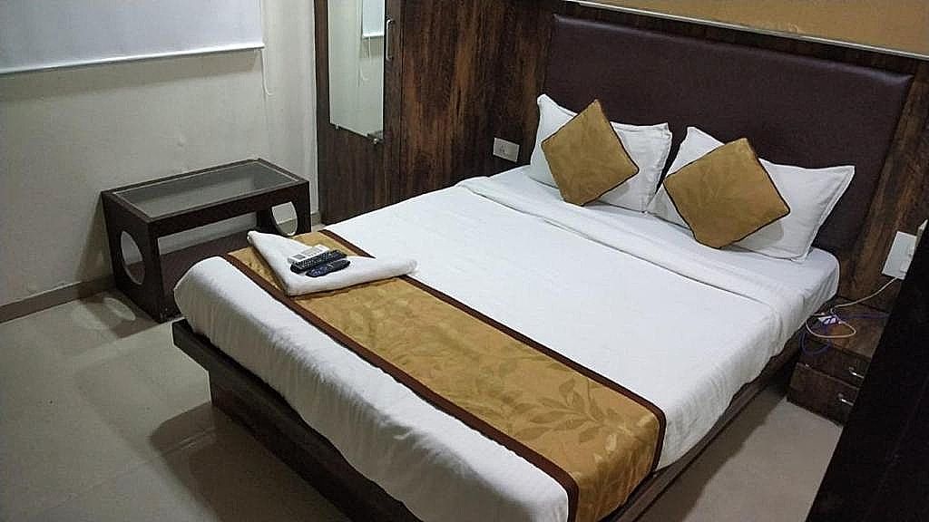 Hotel J D Residency Deluxe Room 11