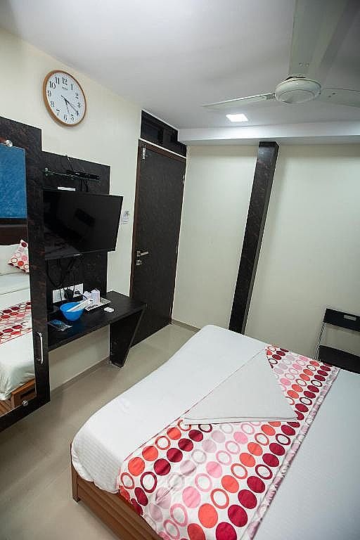 Hotel J D Residency Deluxe Room 8