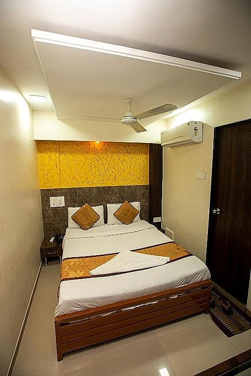 Hotel J D Residency Deluxe Room 16