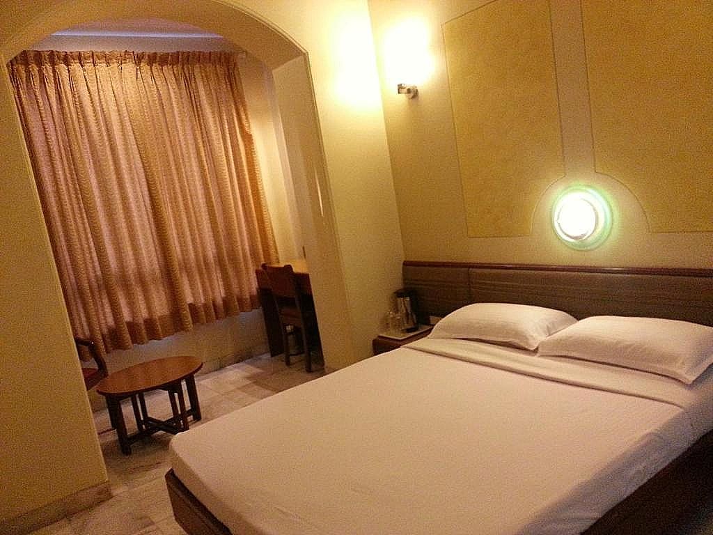 Hotel Ashray International Premium Room- Double Bed 7