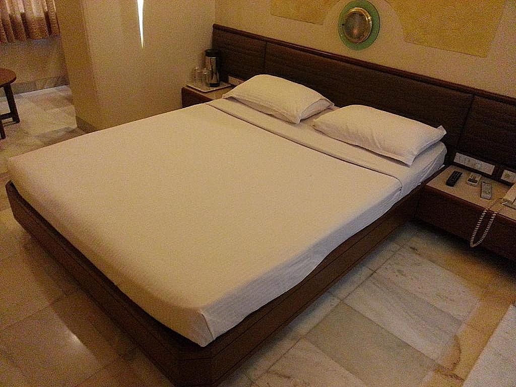 Hotel Ashray International Premium Room- Double Bed 4