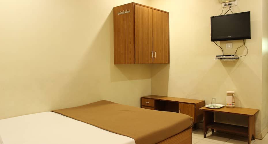 Hotel Super Deluxe Double Room 8