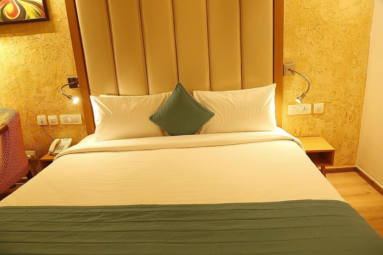 Day Use Room, Stay Is Valid For 06 Hrs Between 1000 Hrs To 1700 Hrs