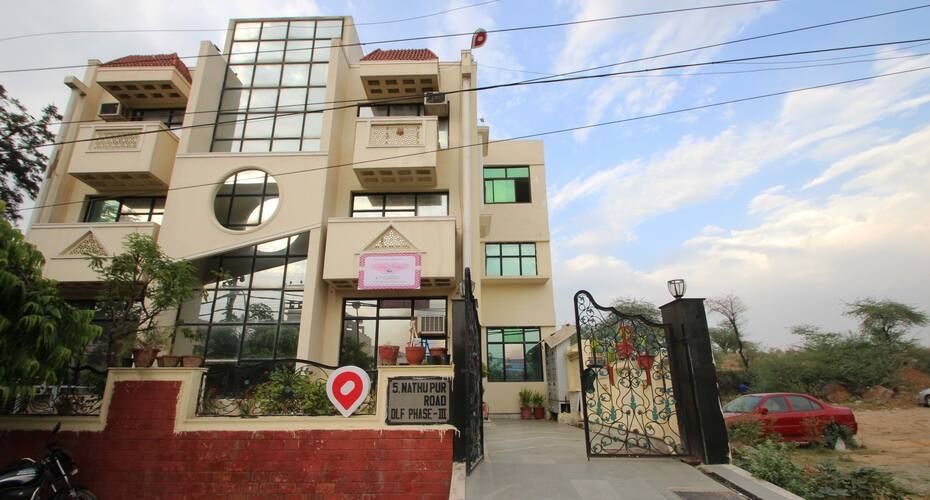 undefined Hotel Hills Home 5