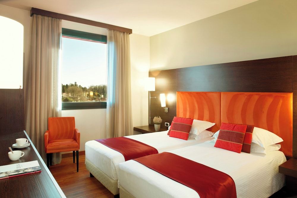 undefined Zeus Essence Dolce by Wyndham Milan Malpensa 3