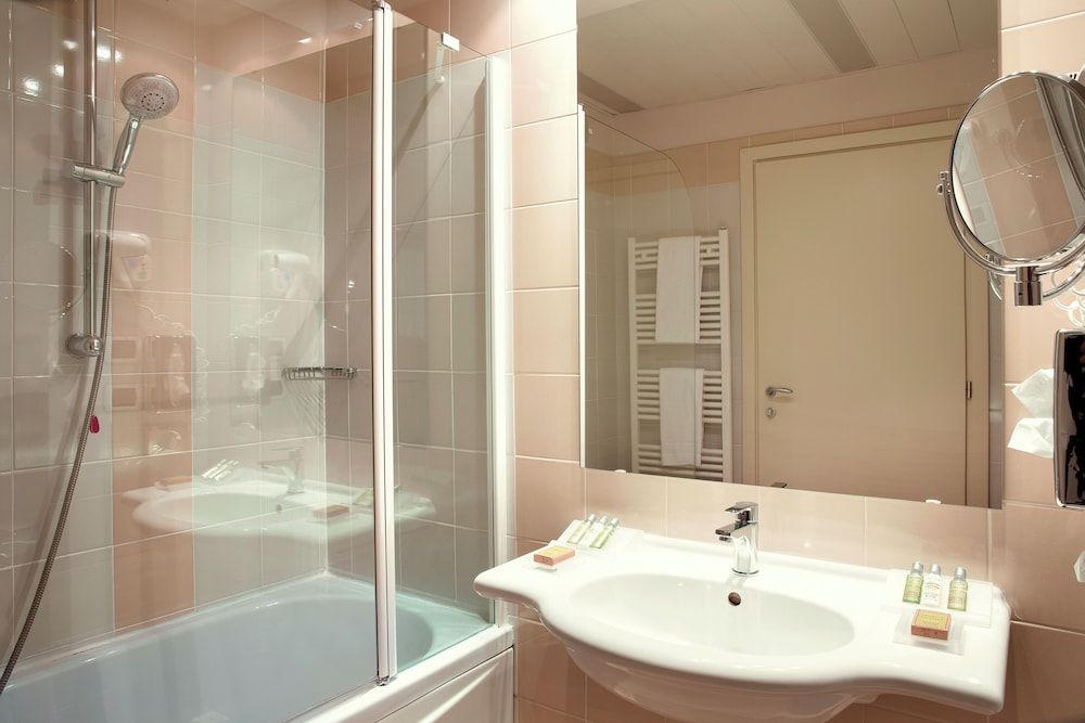 undefined Zeus Essence Dolce by Wyndham Milan Malpensa 4