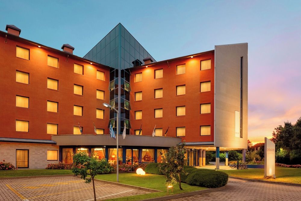 undefined Zeus Essence Dolce by Wyndham Milan Malpensa 2