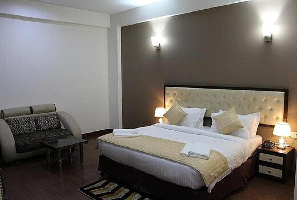 Lime Tree Hotel Sushant Lok Deluxe Double Room with Balcony 49
