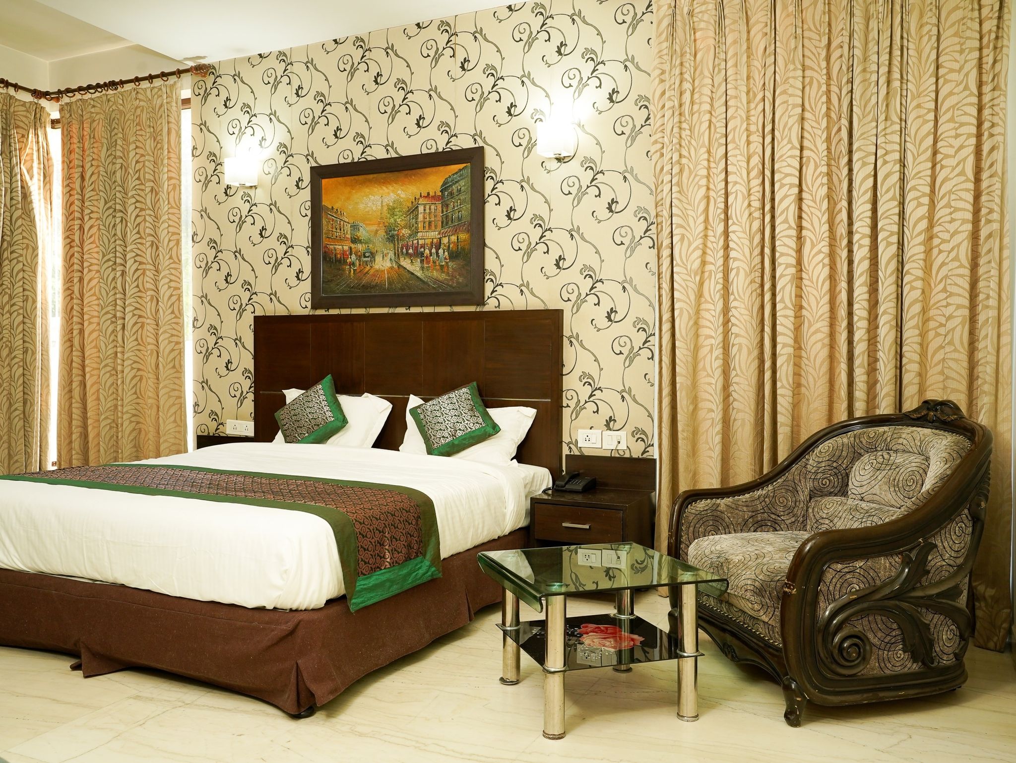 Lime Tree Hotel Sushant Lok Deluxe Double Room with Balcony 39
