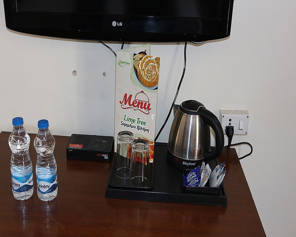 Lime Tree Hotel Sushant Lok Deluxe Double Room with Balcony 26