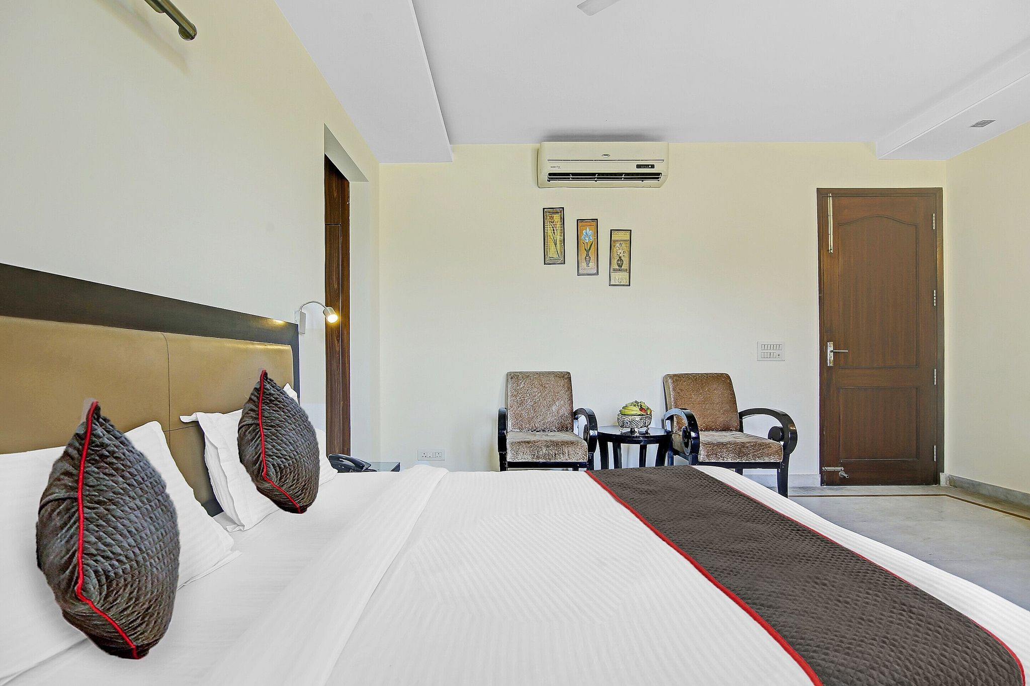 Collection O by OYO Imperial Oak Near Leisure Valley Park Classic Triple Room 2