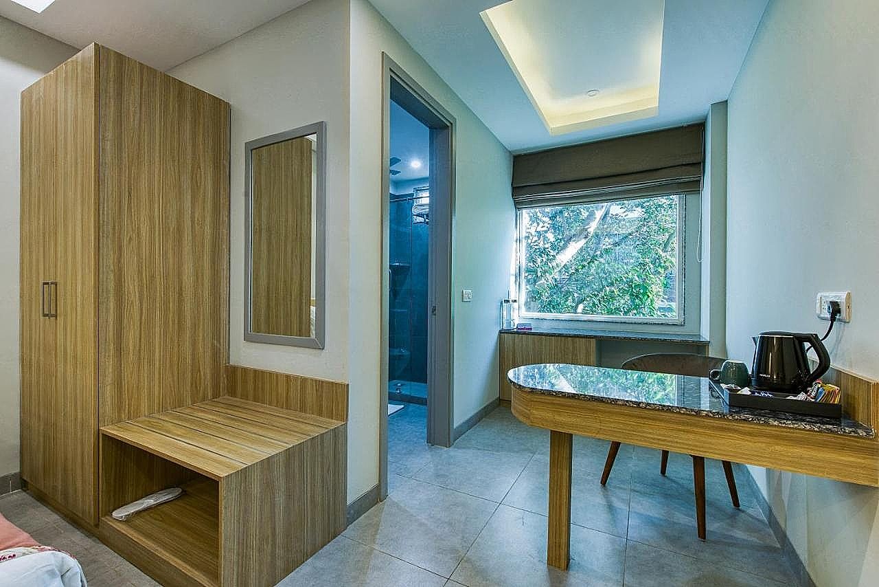 ROSASTAYS Gurugram Sec 31  Executive Room 14