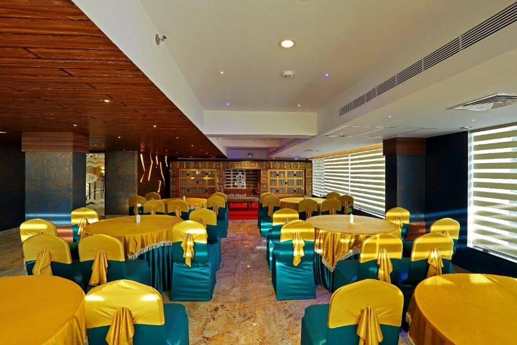 Food & Dining