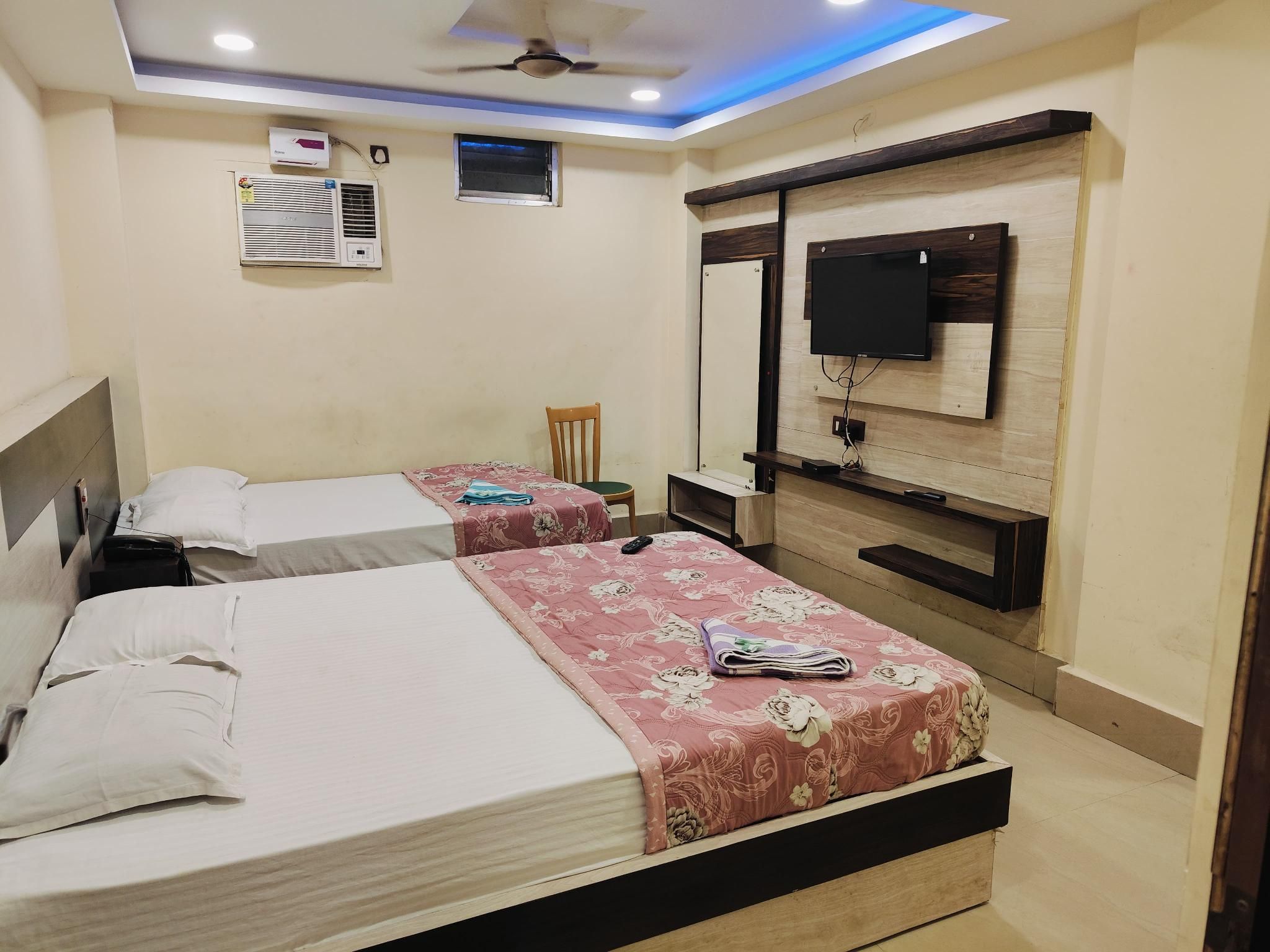 undefined Hotel Sukhmani 8