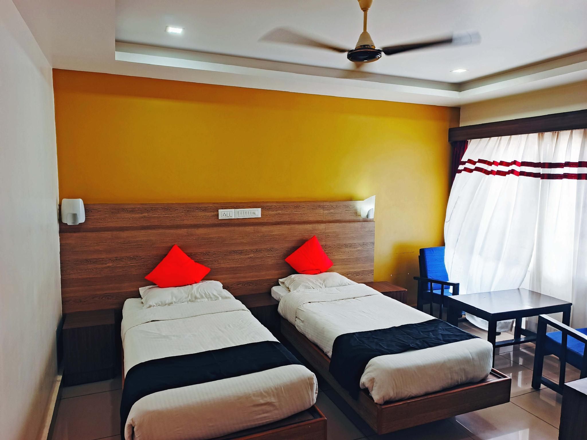 Hotel Palika Deluxe Double Room without Air Conditioning 2
