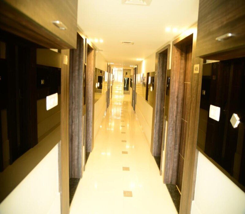 undefined Miles Inn Hotel 4