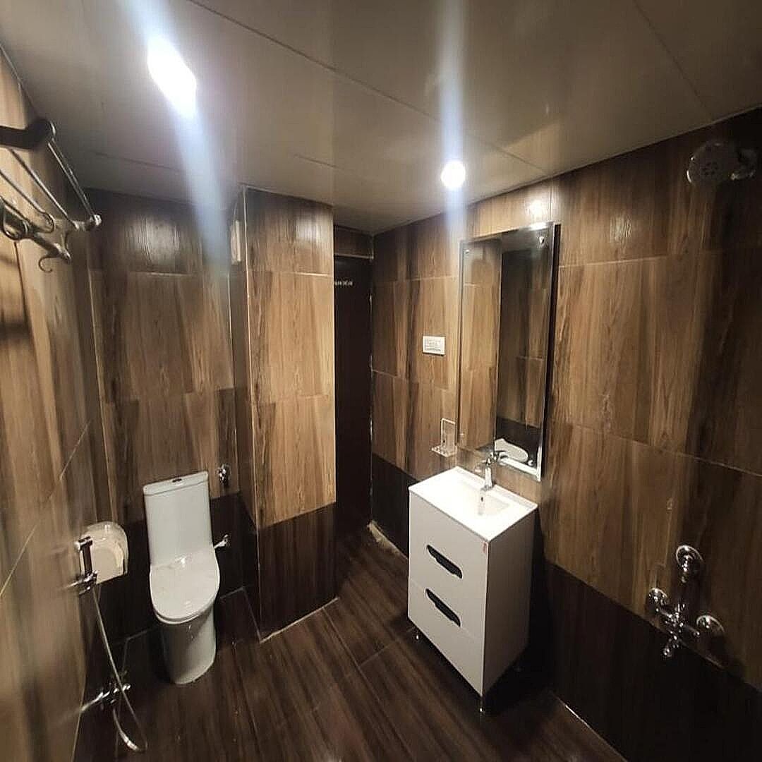 Spiffy Suite Room