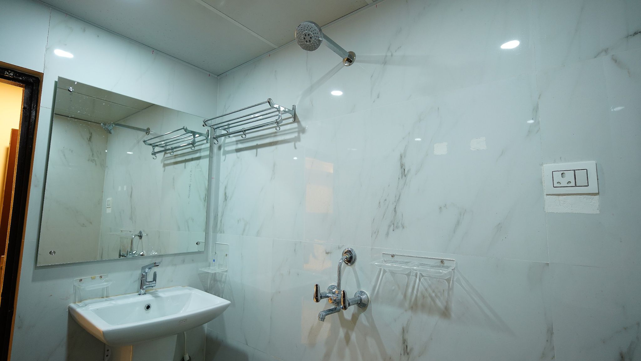 New Hotel Suhail Studio King Single/Double 3