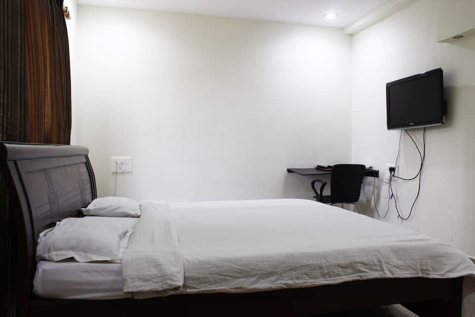 Deluxe Bedroom