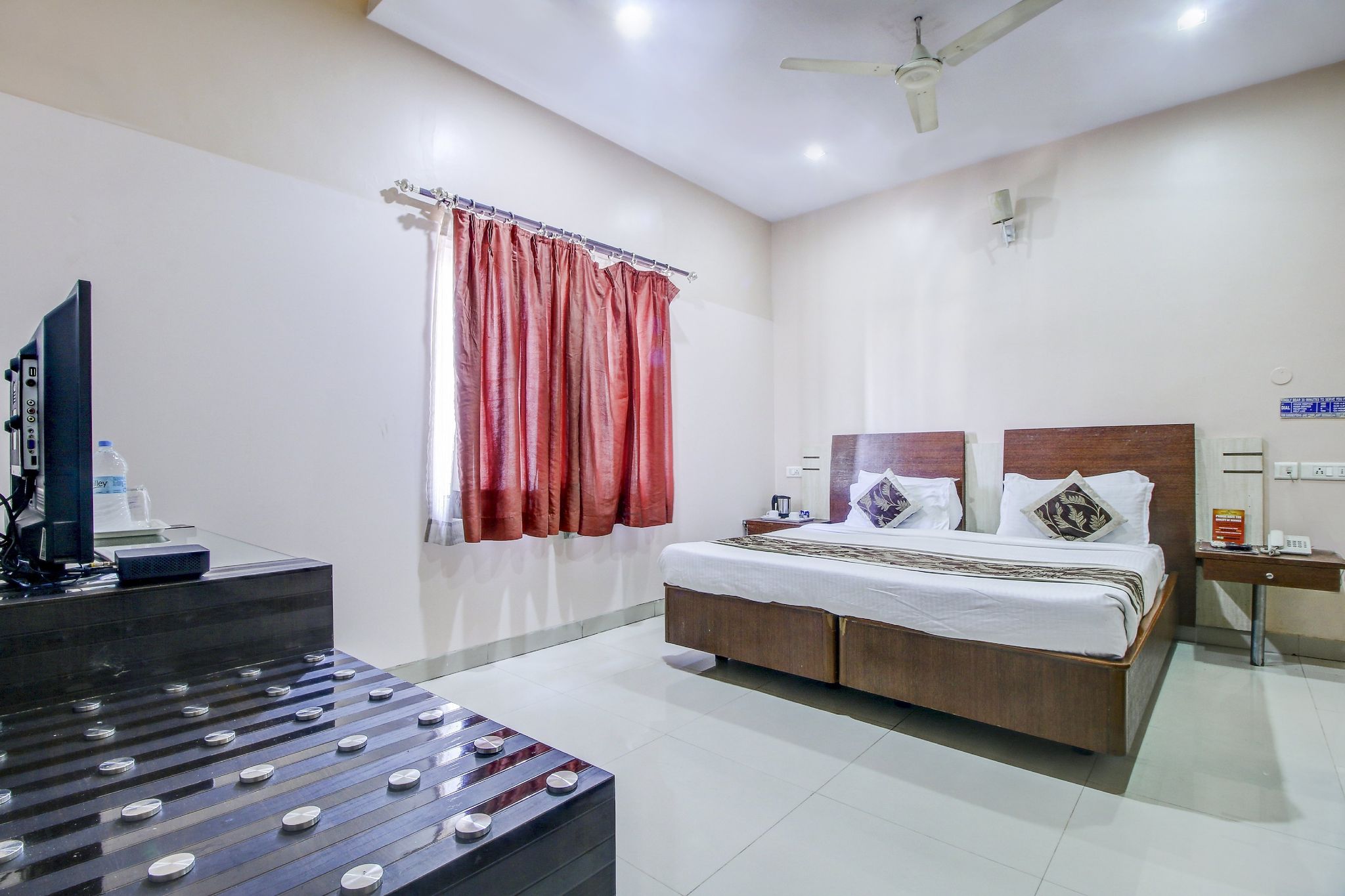 Hotel Tourist Plaza By Nimantran Executive Room 8