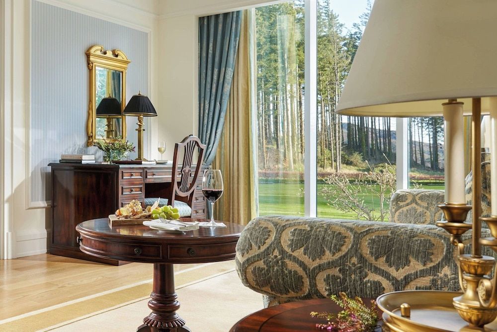 Suite, 1 Bedroom, Non Smoking, Mountain View (Balcony)