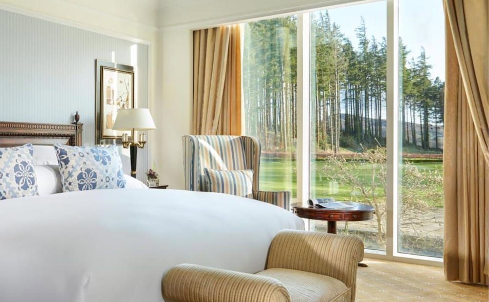 Suite, 1 Bedroom, Non Smoking, Mountain View (Balcony)