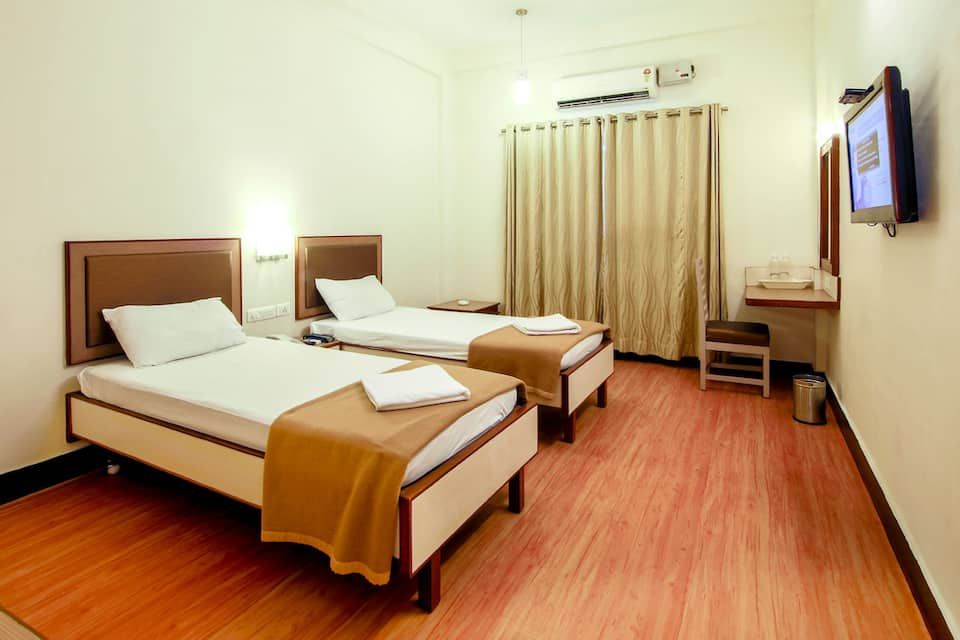 Ruby Room ( Common Washroom)