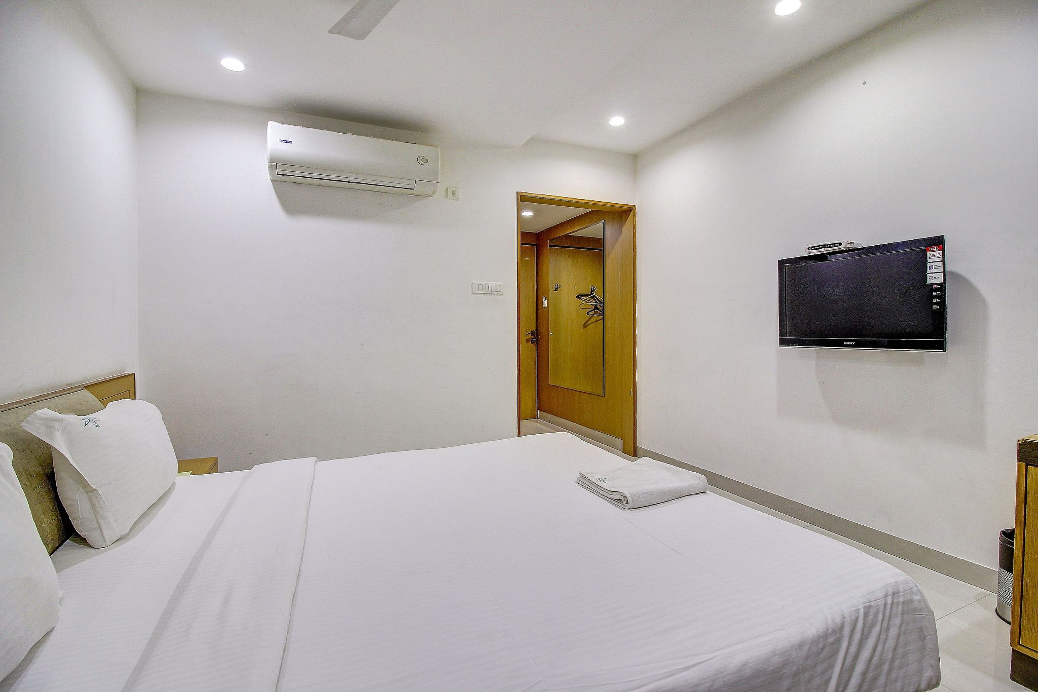 Hotel Sybaritic Suites Deluxe Room 3