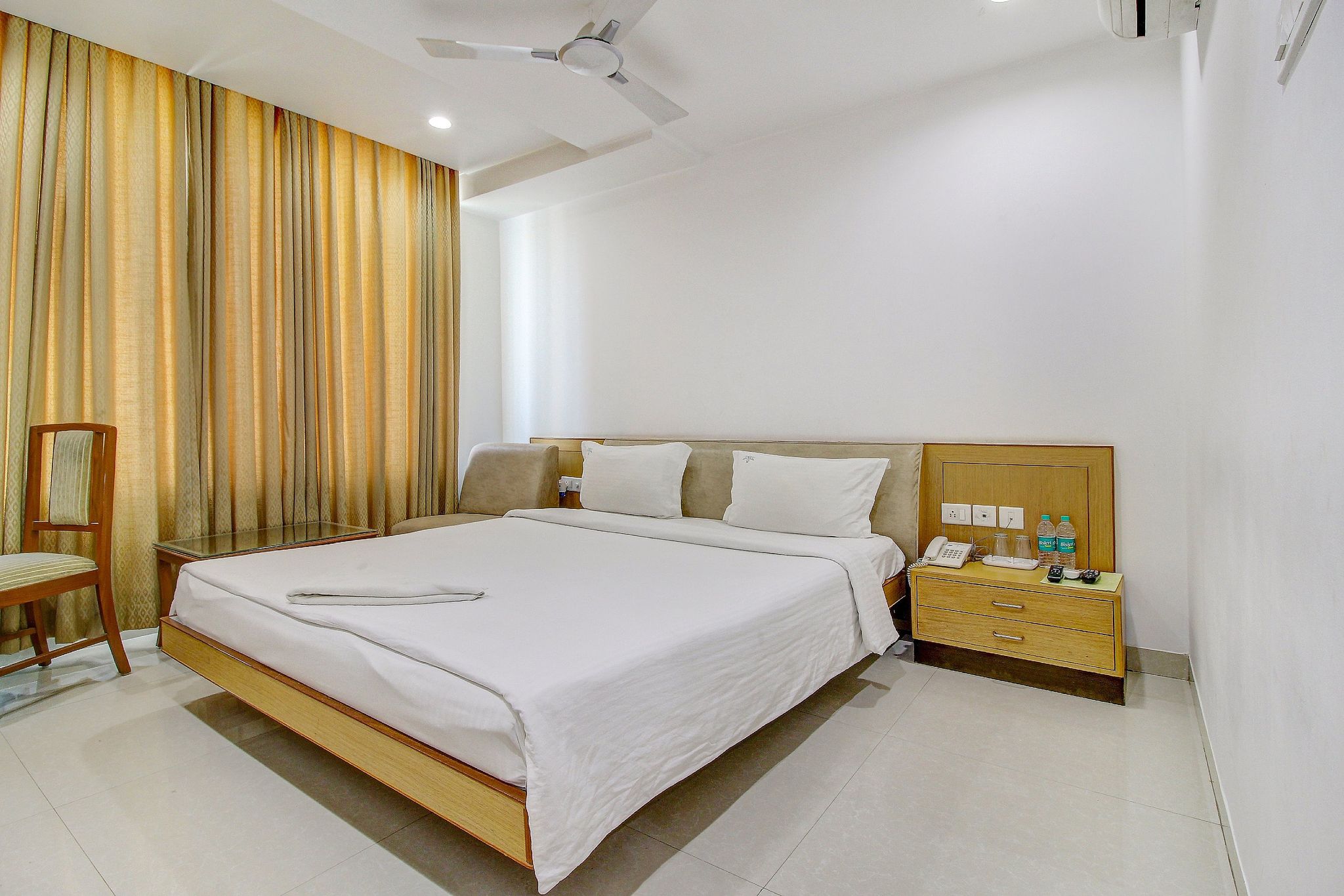 Hotel Sybaritic Suites Deluxe Room 15