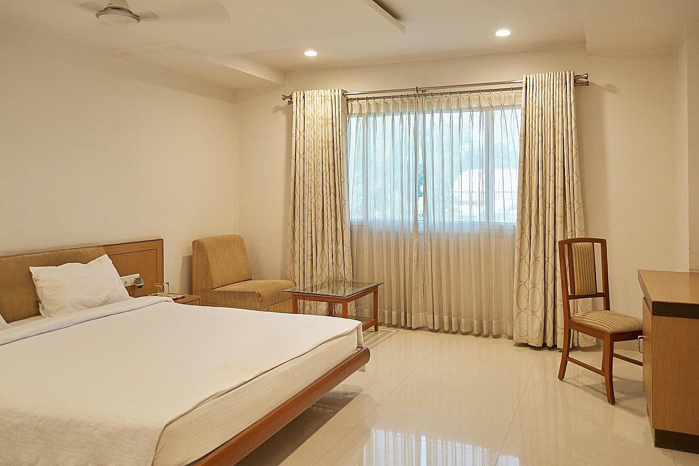 Hotel Sybaritic Suites Deluxe Room 9