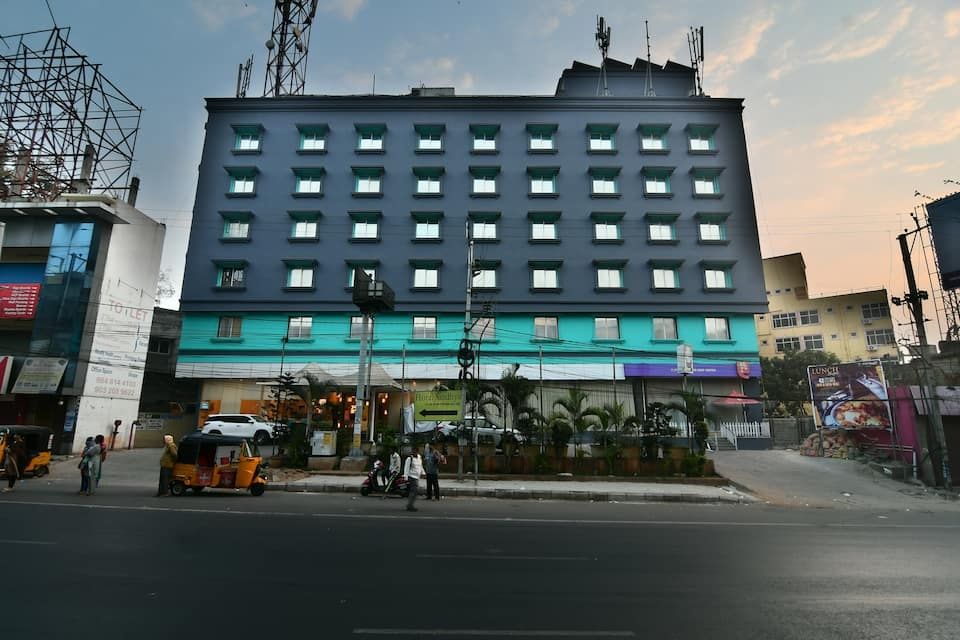 undefined The Cent Hotel