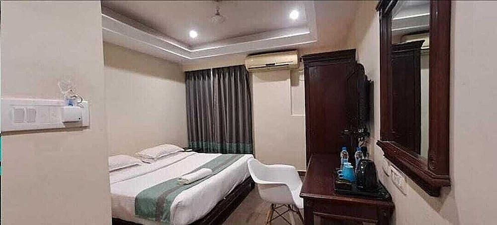 The Cent Hotel Superior Room 9