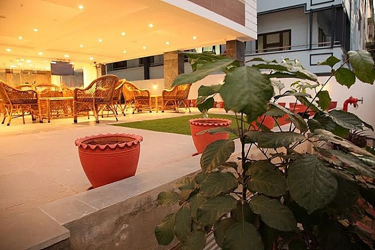 undefined Hotel D&J Grande 8