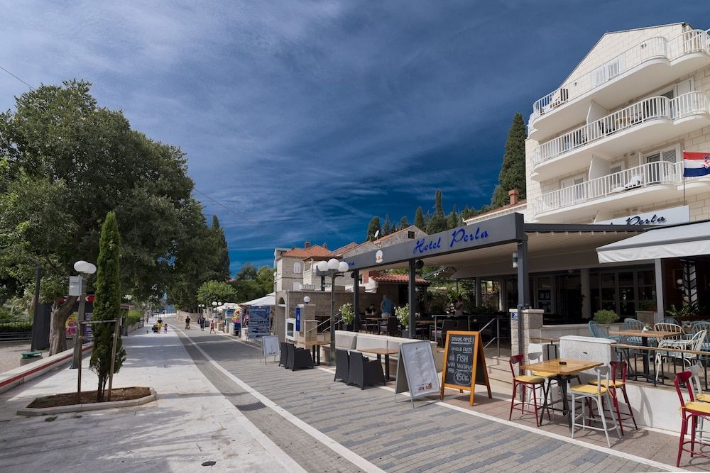 undefined Hotel Perla 5