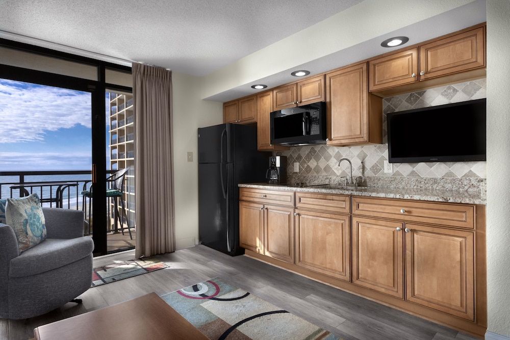 Beach Cove Resort Deluxe Suite 3