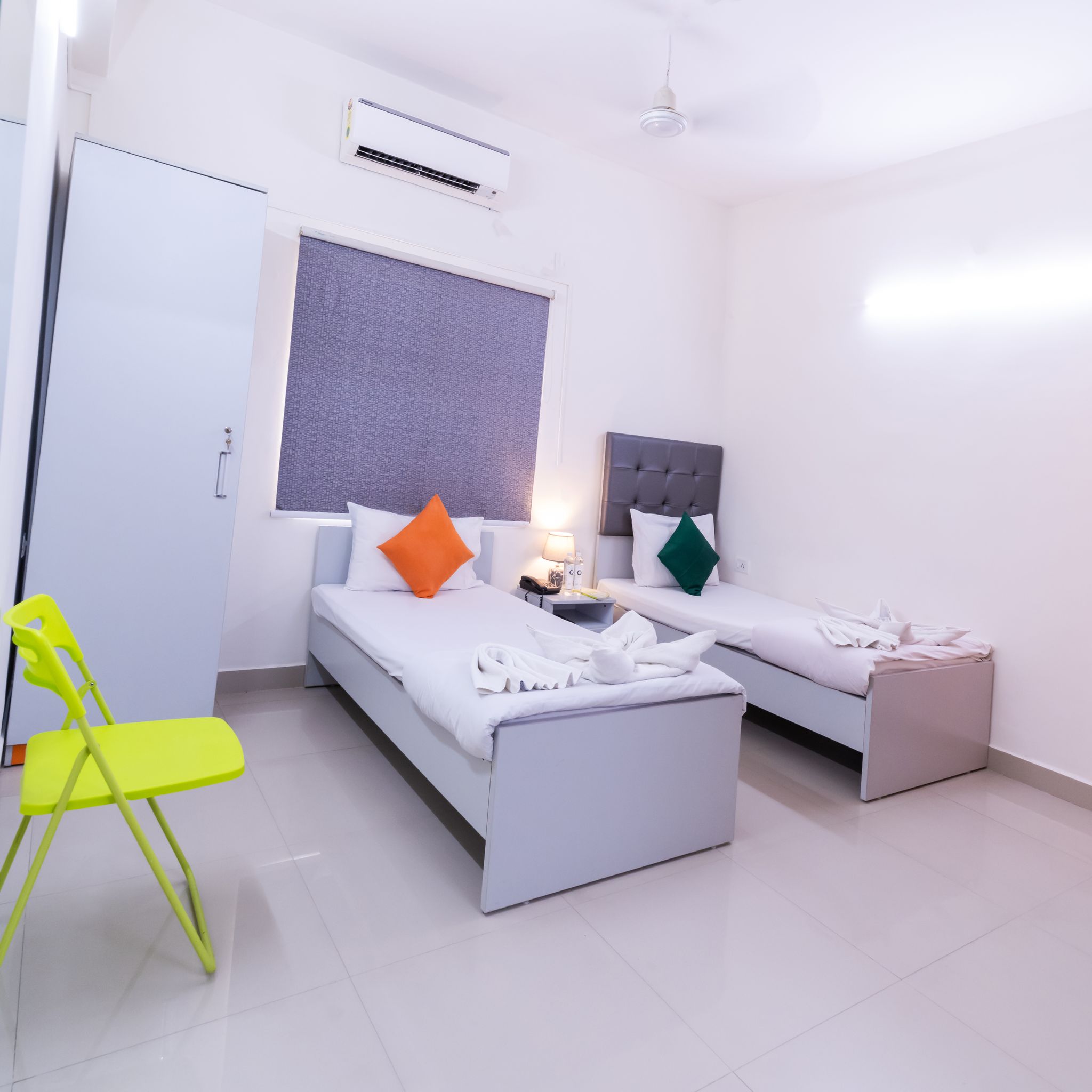 Large Room- Twin Bed