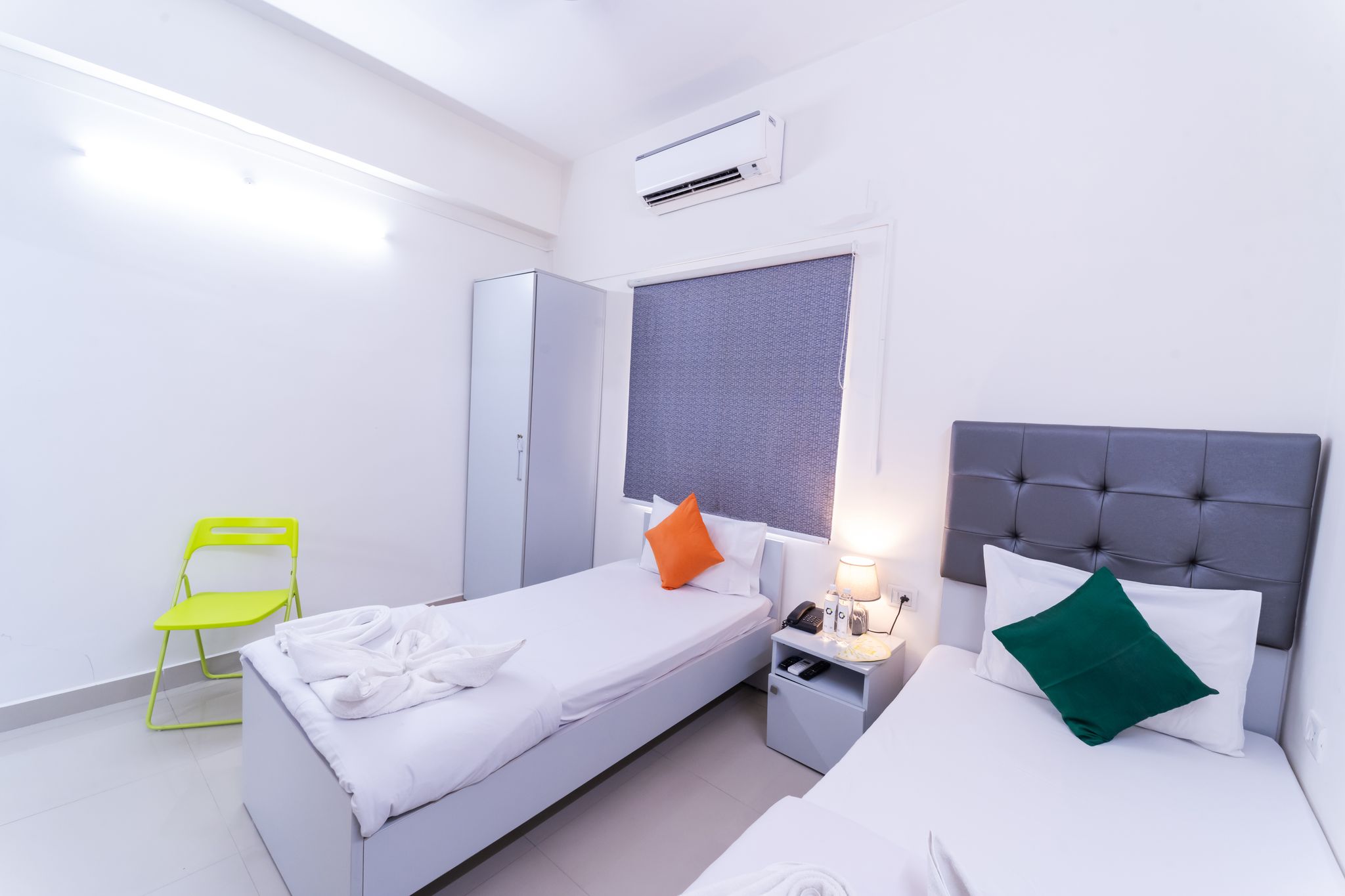 Large Room- Twin Bed