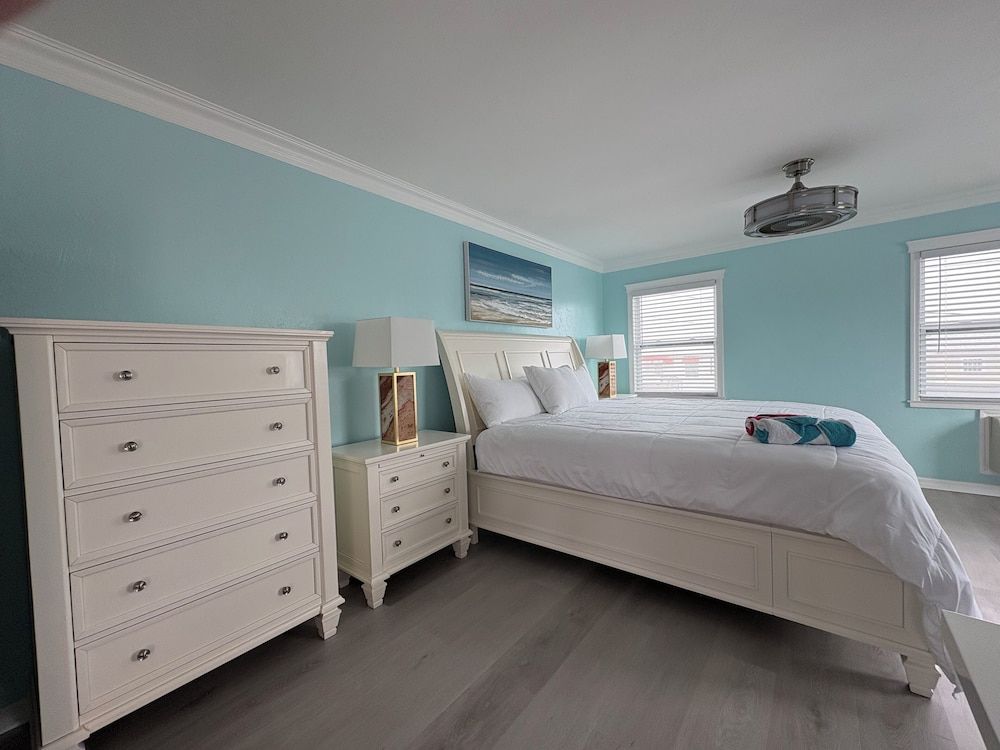 Premium King Room with Kitchen #101