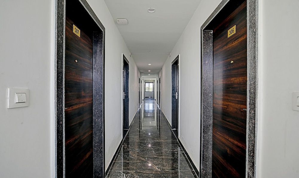 undefined Treebo Choudhary International, Vijay Nagar 4