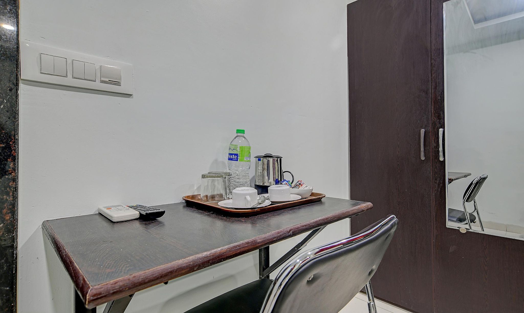 Treebo Choudhary International, Vijay Nagar Deluxe Double Room 8