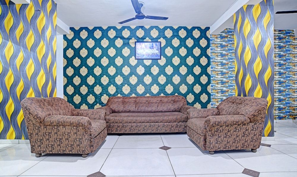 undefined Treebo Royal Empire Indore 3