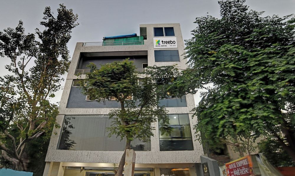 undefined Treebo Royal Empire Indore 8